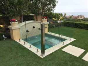 glass-fence-hot-tub-spa