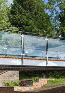 6_stainless steel glass railing-min