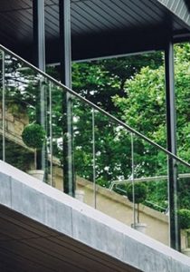 7_fully frameless glass railing-min